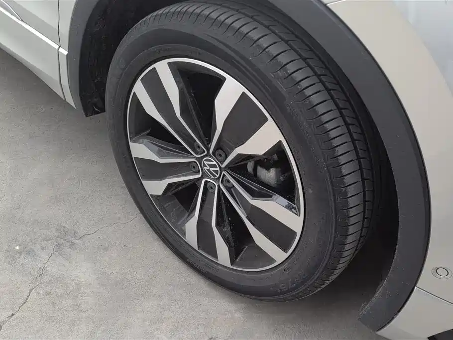 Volkswagen Tiguan L 2022 330TSI Auto 2WD R-Line Premium Edition фото 6