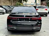 Photo 11 - BMW 7 Series