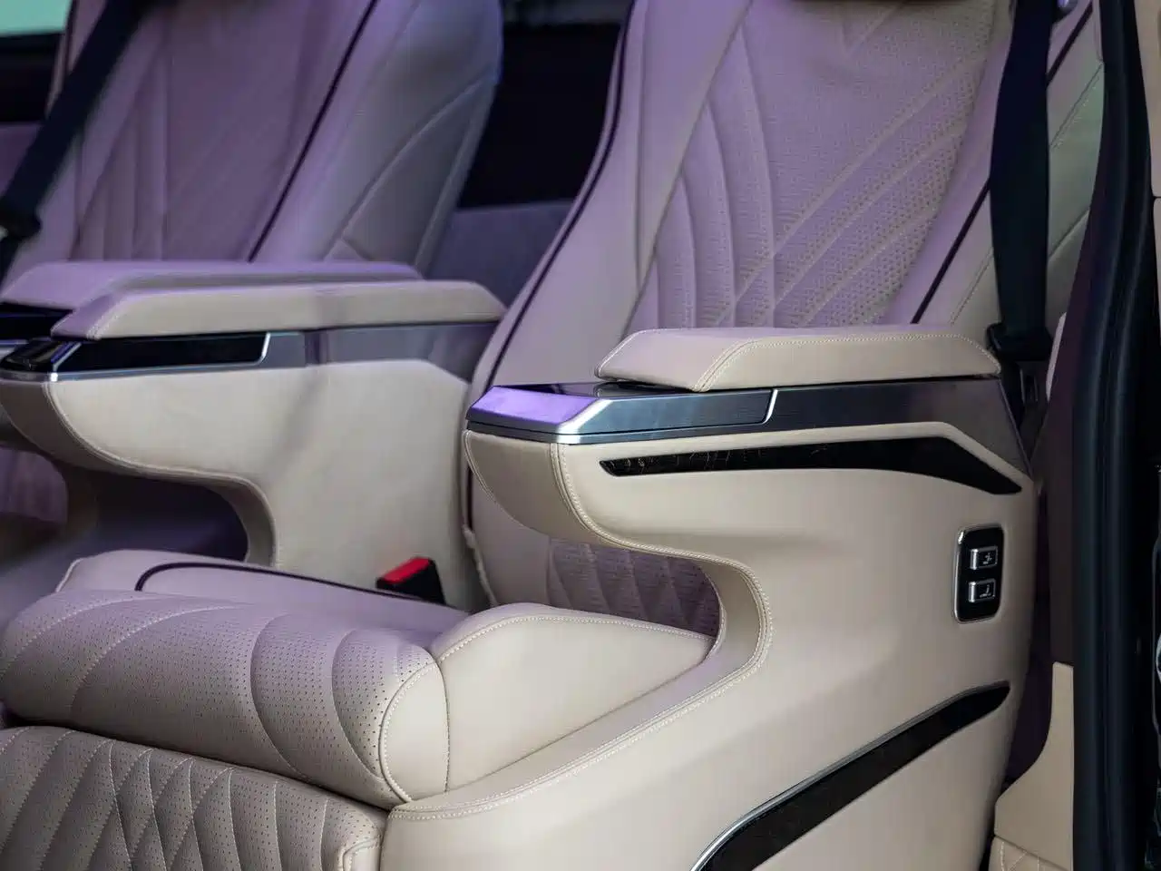 Mercedes-Benz Vito 2021 2.0T Elite 7-Seater фото 10
