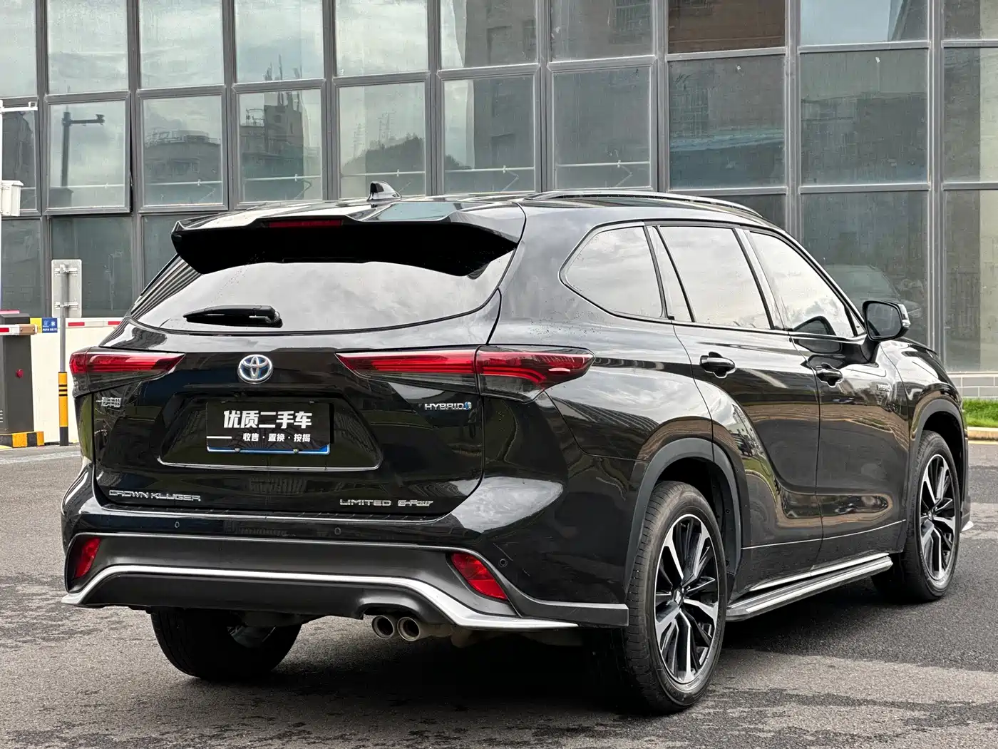 Toyota Crown Kluger 2023 2.5L HEV AWD Flagship Edition фото 7