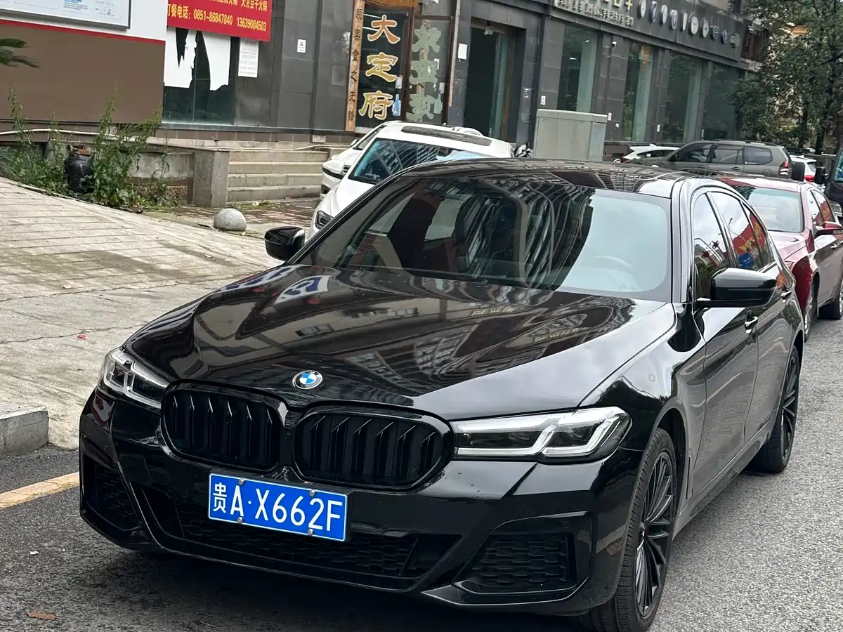 BMW 5 Series 2023 530Li Leading M Sport Package фото 3