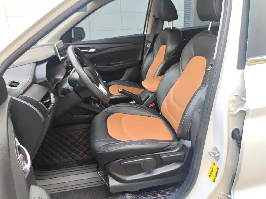 Wuling Motors Wuling Hongguang S3 2020 2019 Auto-Clutch Version 1.5L Manual Comfort China V