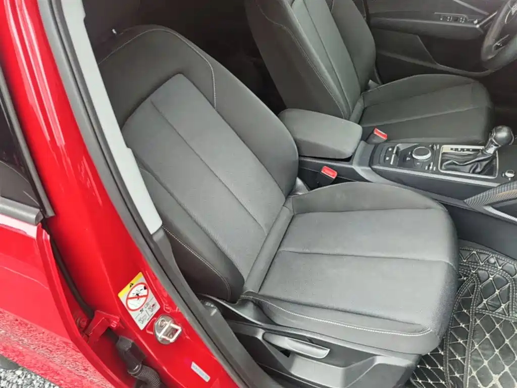 Audi Q2L 2018 35 TFSI Launch Exclusive Edition China VI фото 24