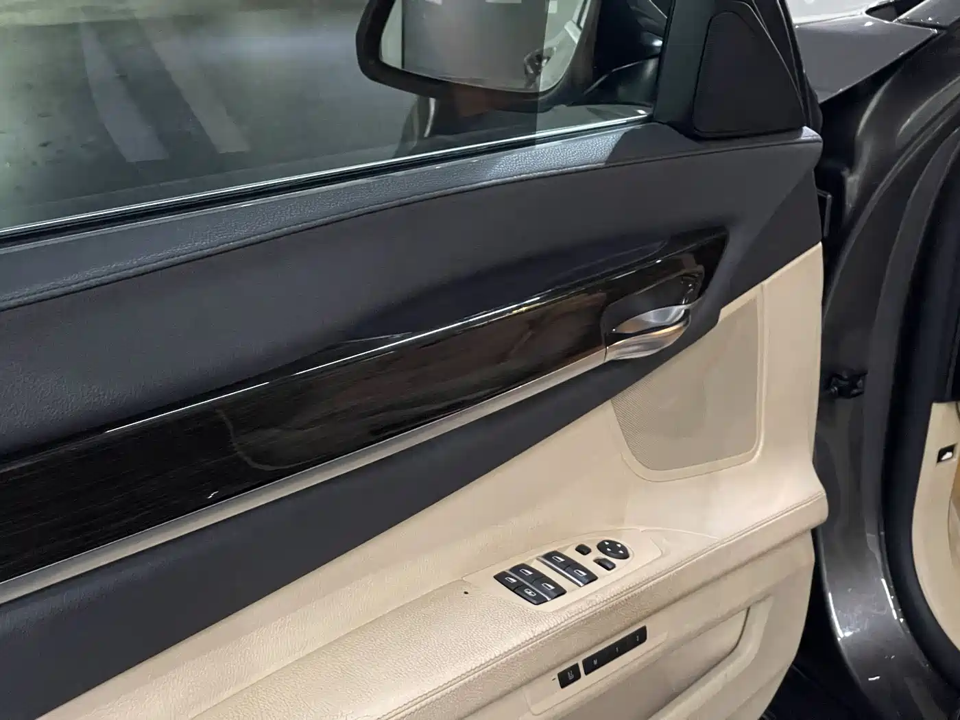 BMW 7 Series 2013 Model 740Li Leading фото 22