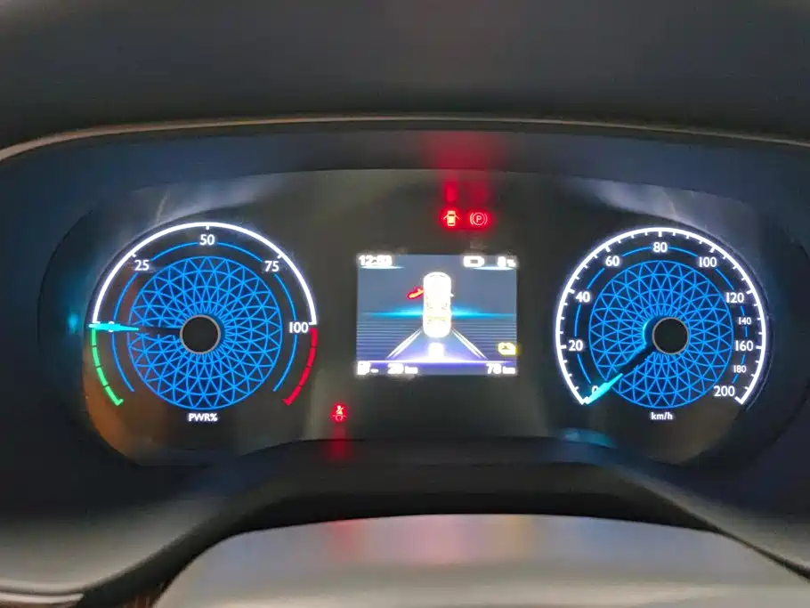 Hongqi E-QM5 2026 2025 610km PLUS