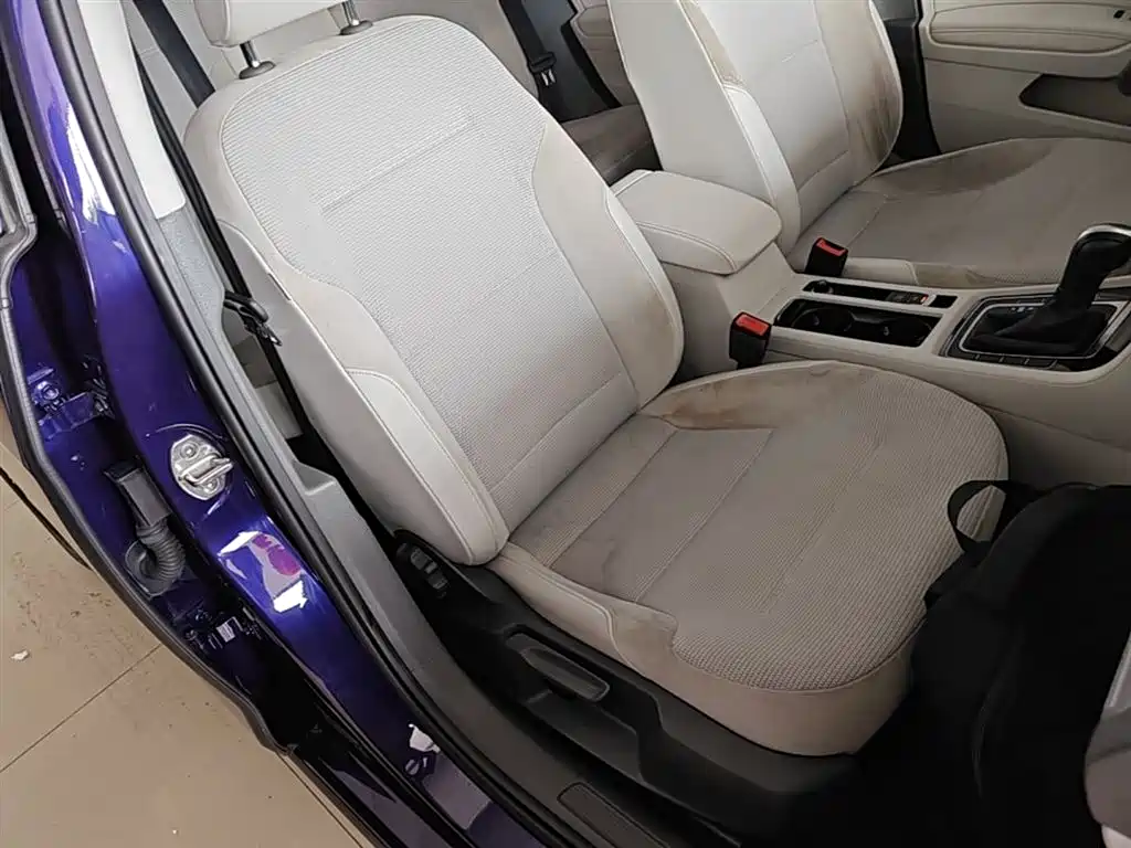 Volkswagen Golf 2018 1.6L Automatic Comfort фото 25