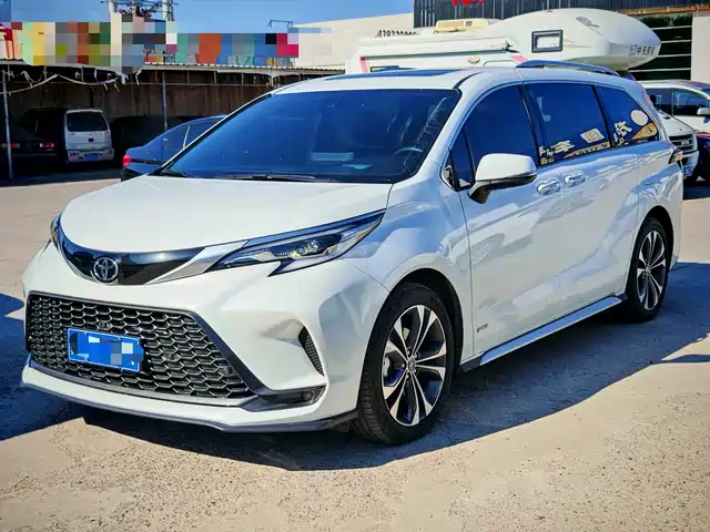Toyota Granvia 2024 2.5L Hybrid Premium PLUS