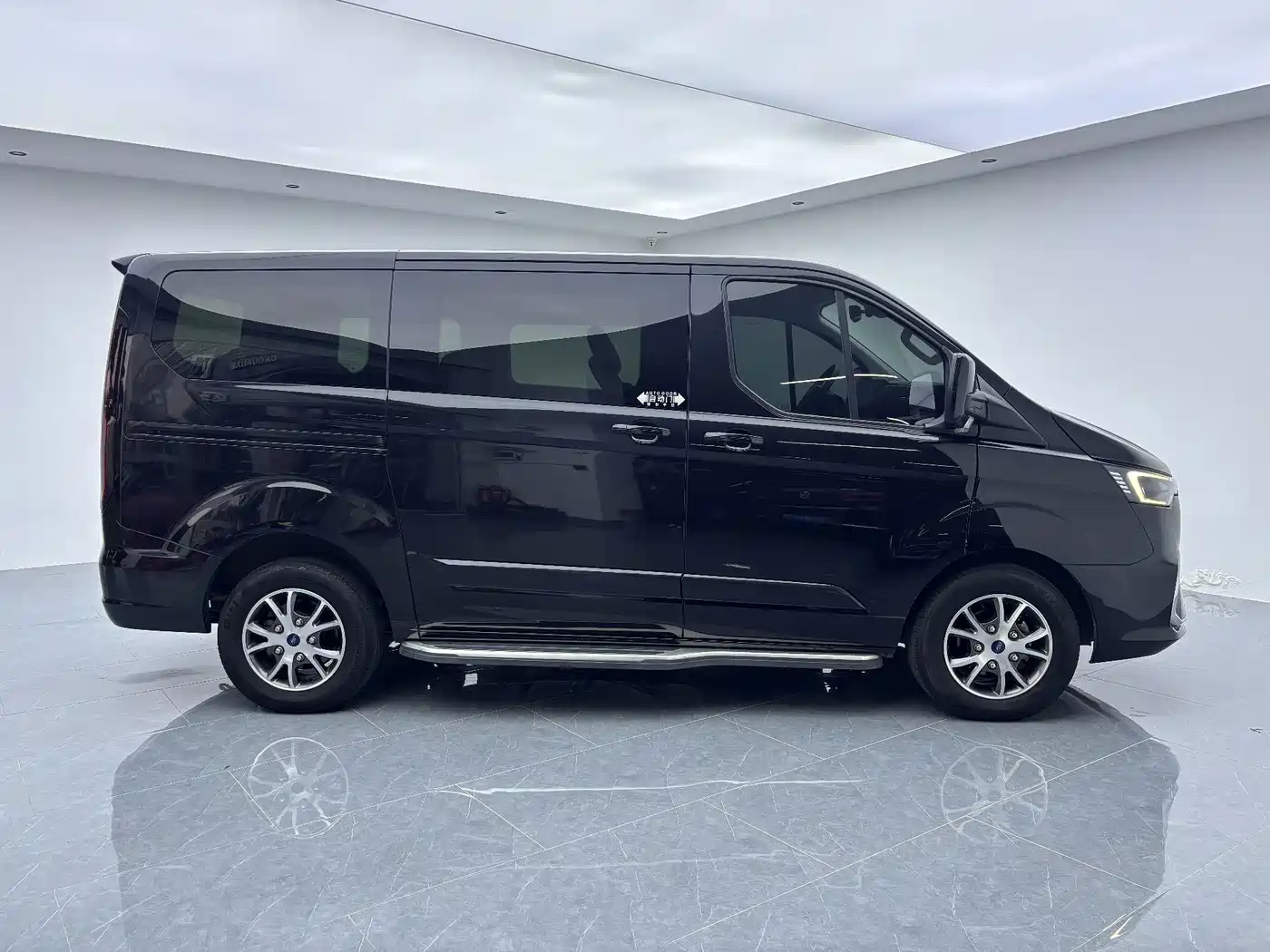 Ford Tourneo 2023 2023 Model 2.0T Auto Premium Edition
