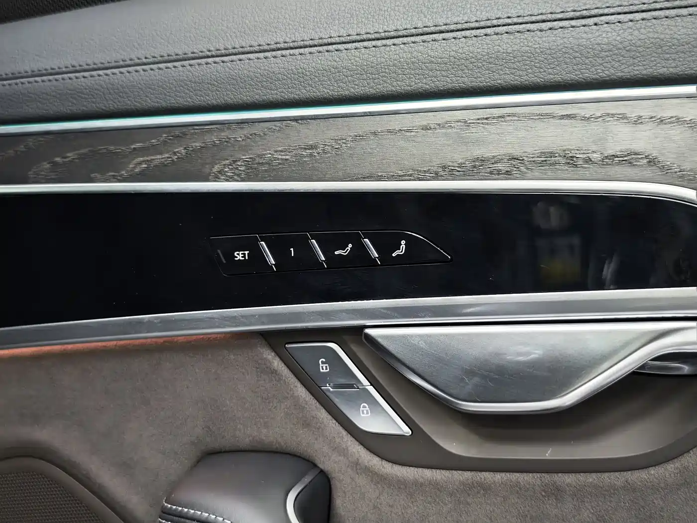 Audi A8 2024 Model A8L 50 TFSI quattro Premium Selection фото 19