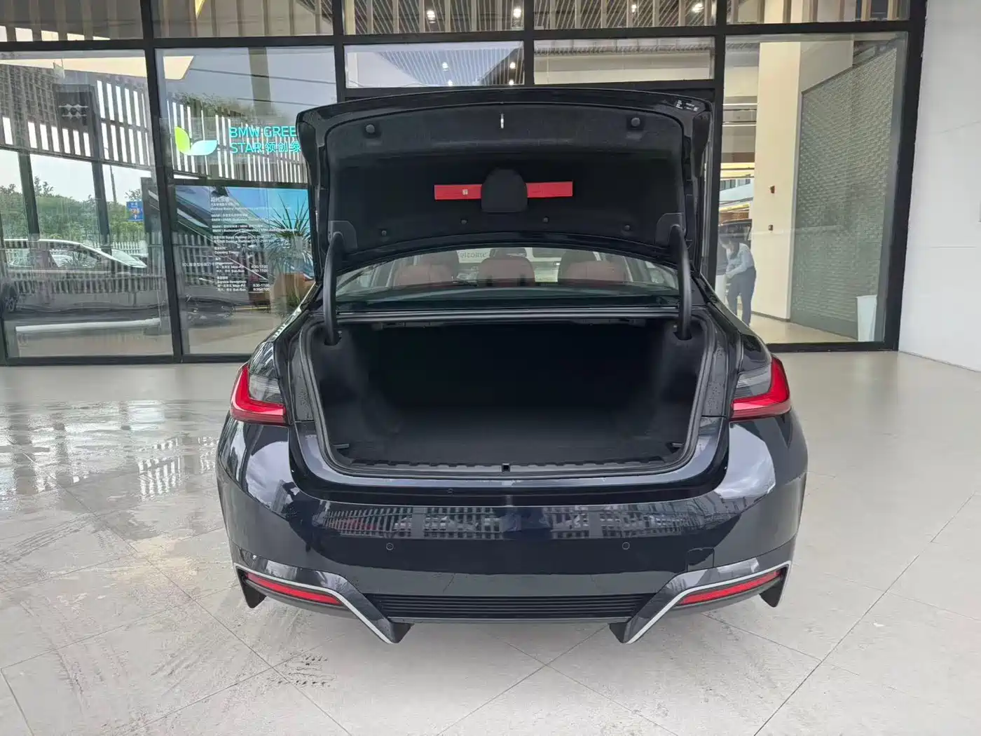 BMW i3 2025 eDrive 40 L Shadow Night Sport Package фото 10