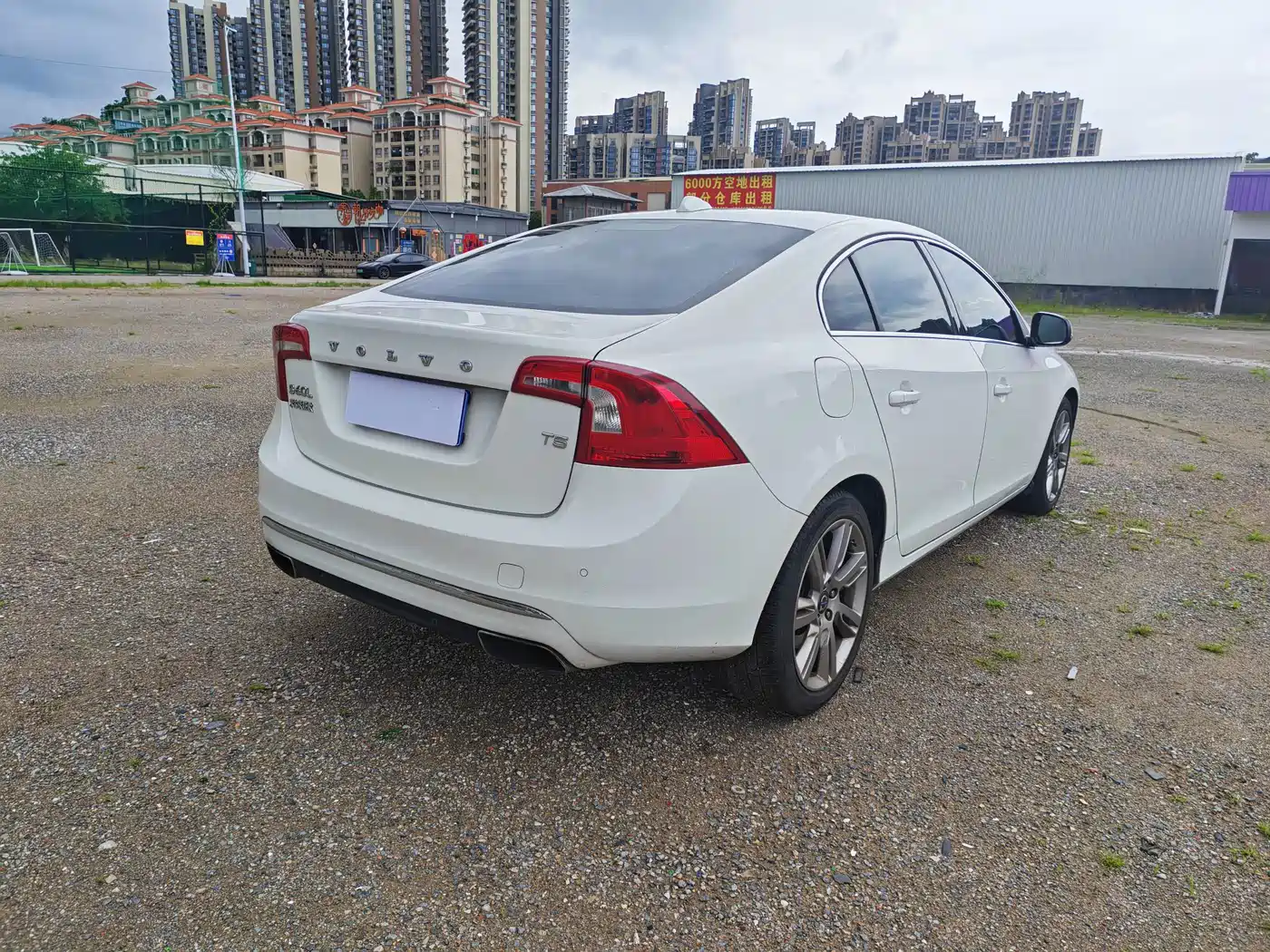 Фото 15 - Volvo S60