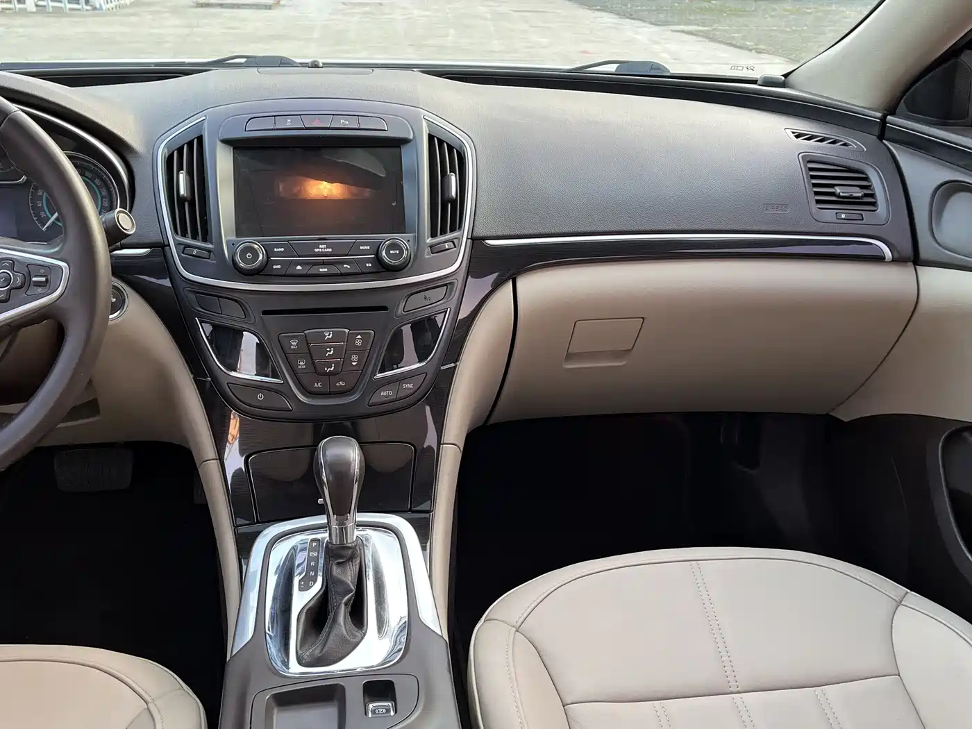 Buick Regal 2015 2.0L Elite Fashion Model фото 14