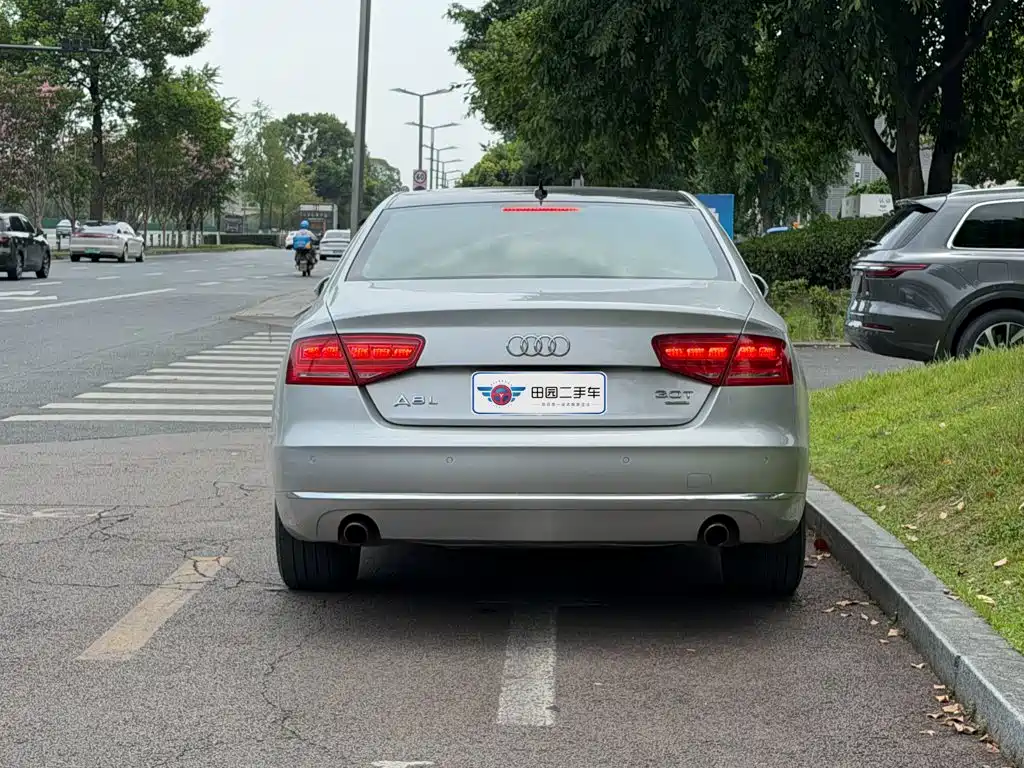 صورة 5 - Audi A8