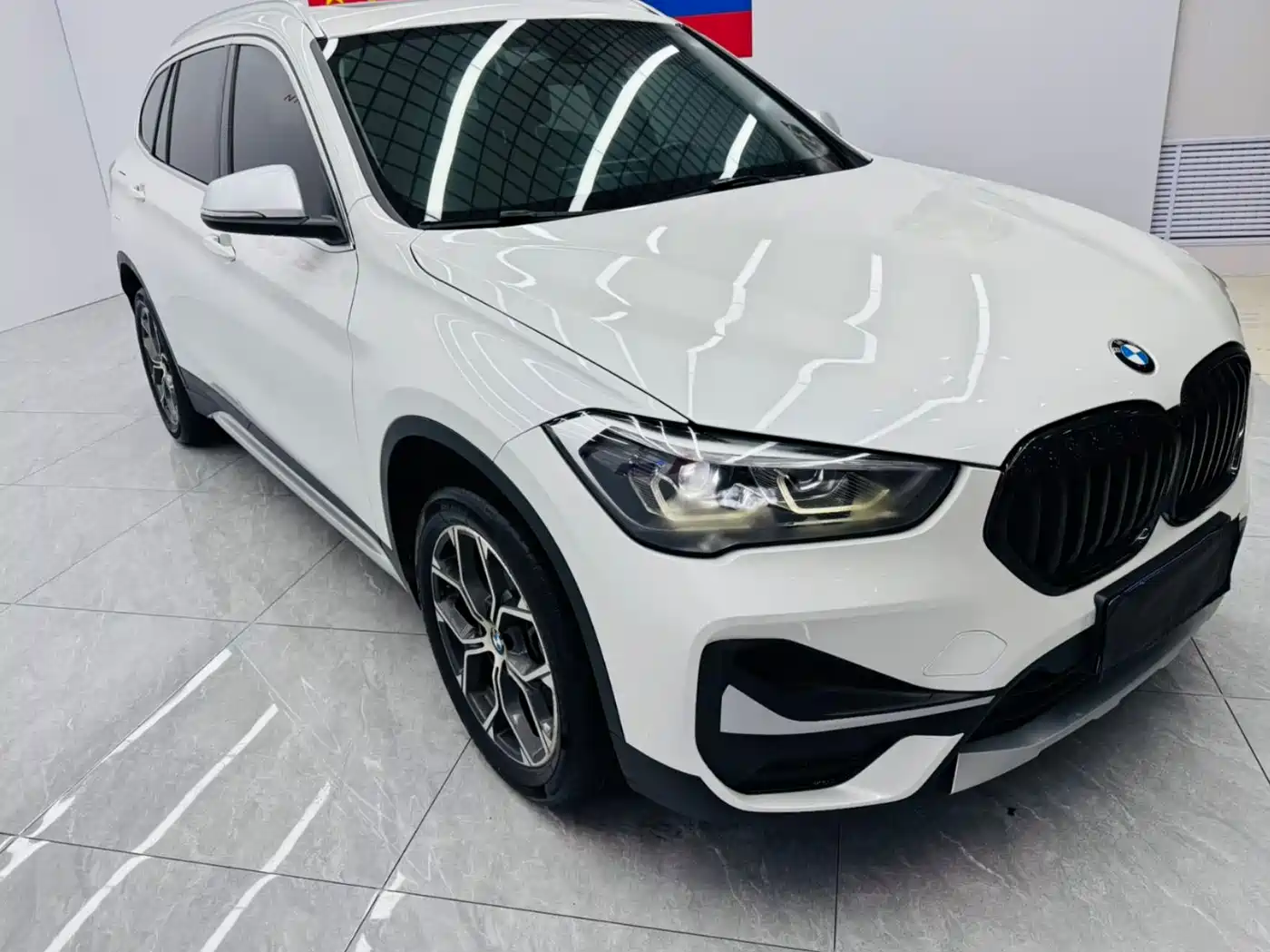 BMW X1 2022 sDrive20Li Fashion фото 3