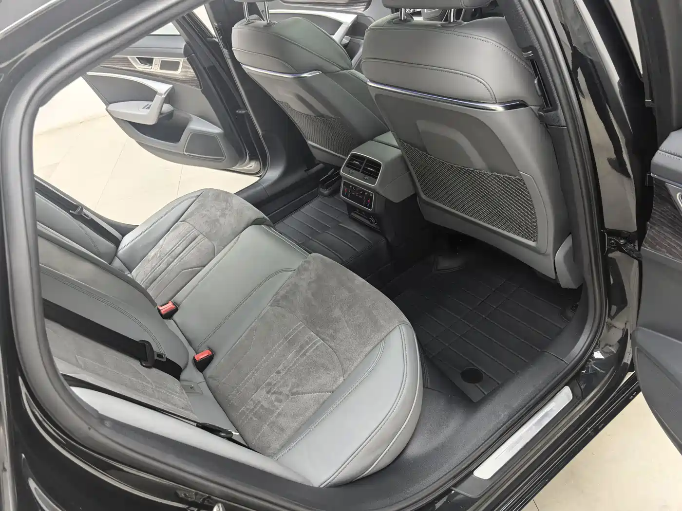 Audi A6L 2023 Facelift 45 TFSI quattro Premium Dynamic фото 11