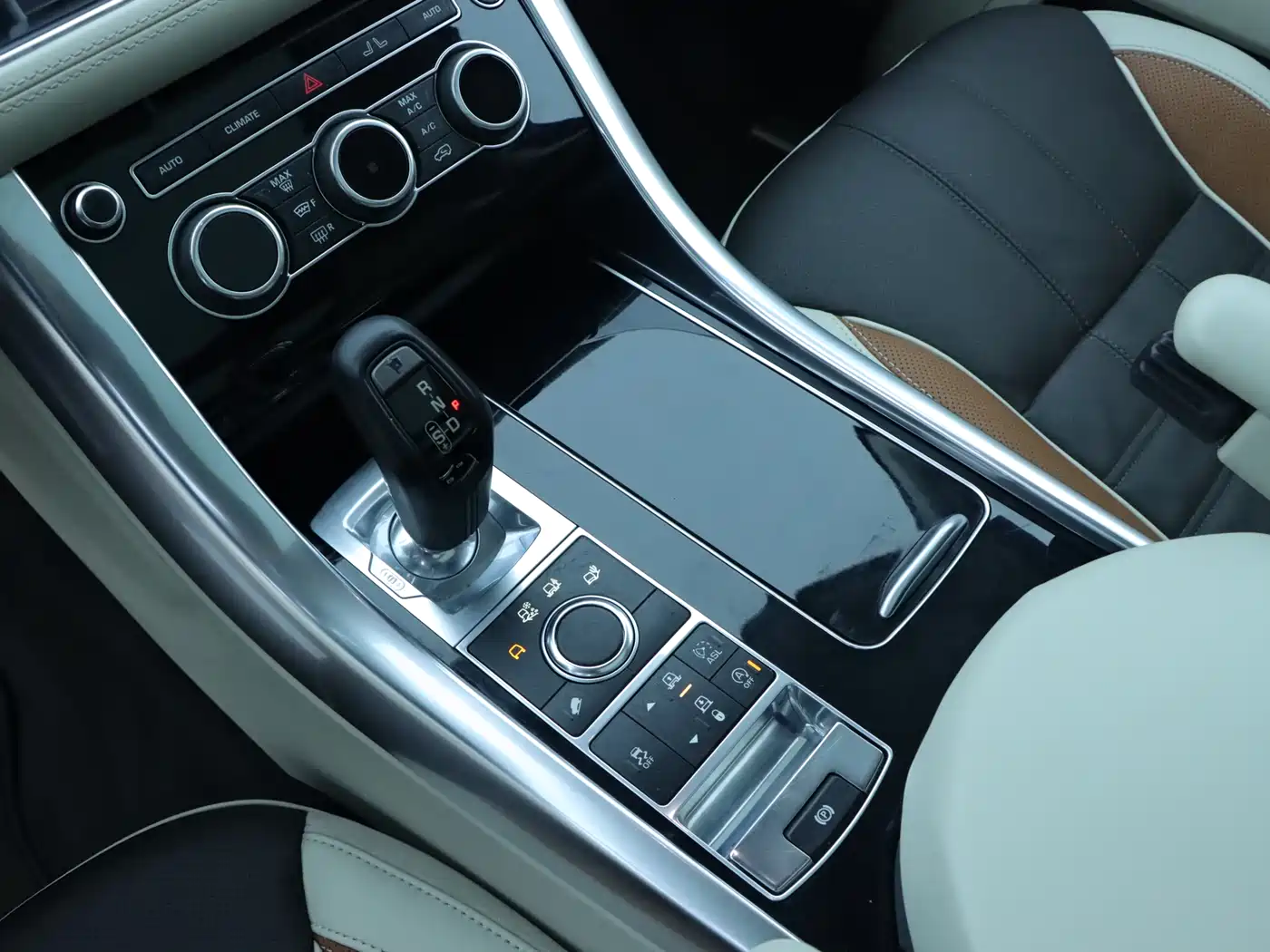 Land Rover Range Rover Sport 2014 3.0 SC V6 Trendsetting Genesis Edition фото 12