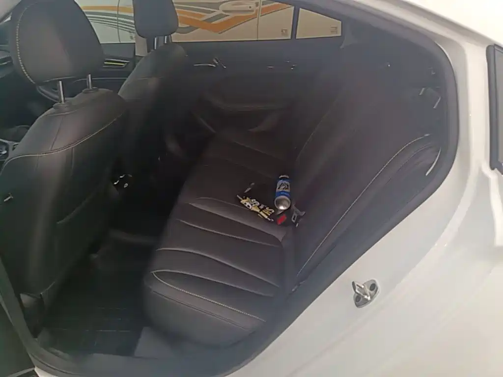 Photo 17 - Roewe i5