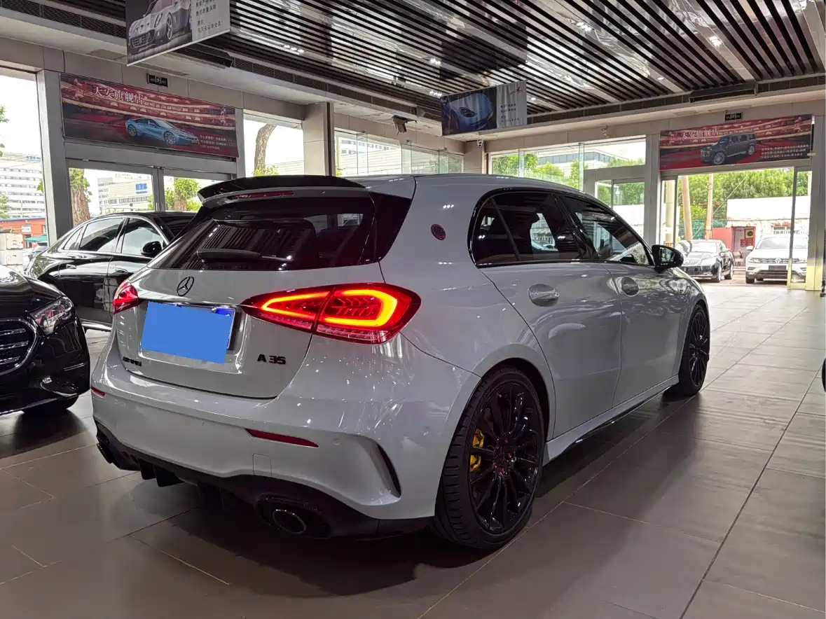 Mercedes-Benz A-Class AMG (Import) 2020 Facelift AMG A 35 4MATIC фото 3
