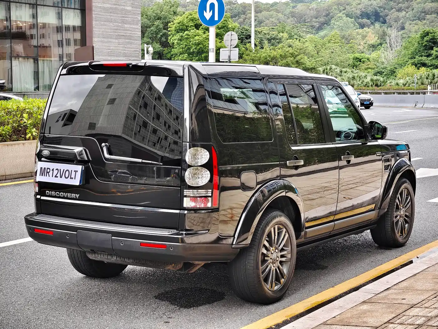 Land Rover Discovery 2016 3.0 SC Black Edition SE фото 7
