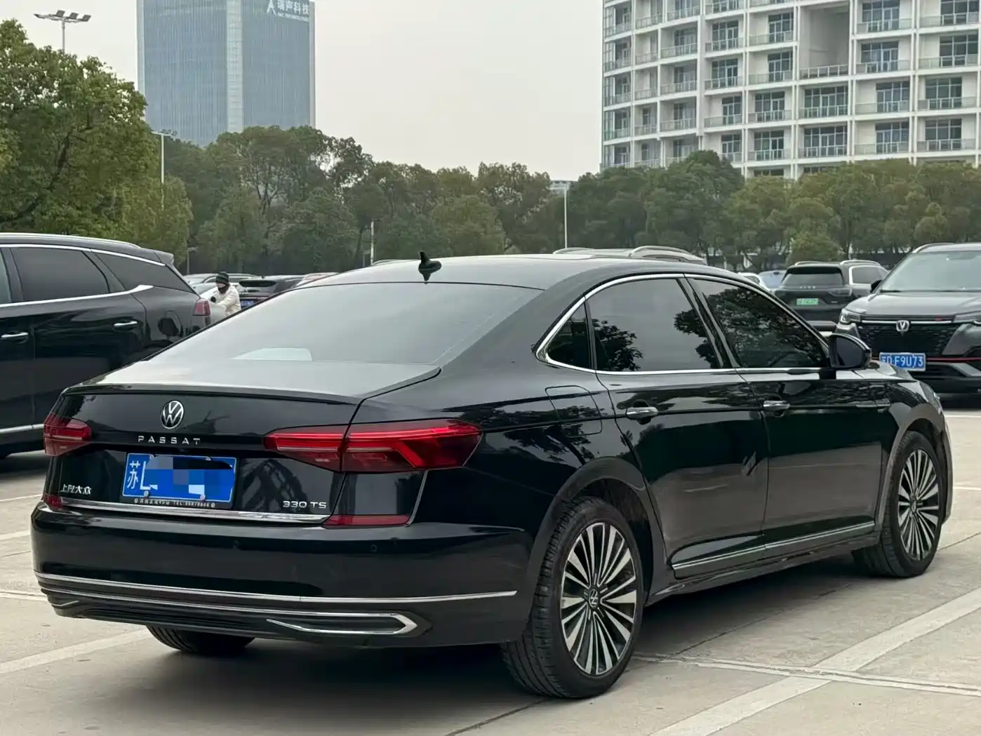 VOLKSWAGEN PASSAT
