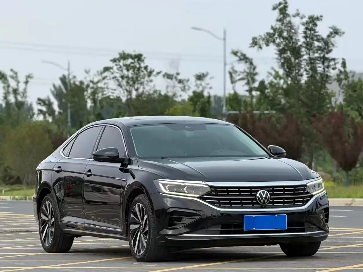 Volkswagen Passat 2022 330TSI Premium Edition фото 3