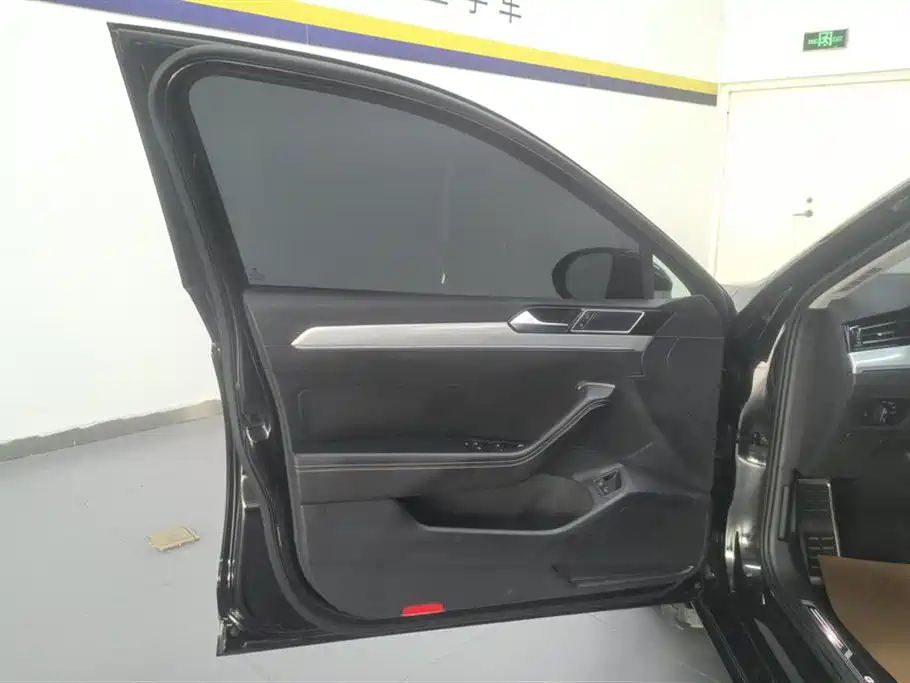 VOLKSWAGEN MAGOTAN GTE PLUG IN HYBRID