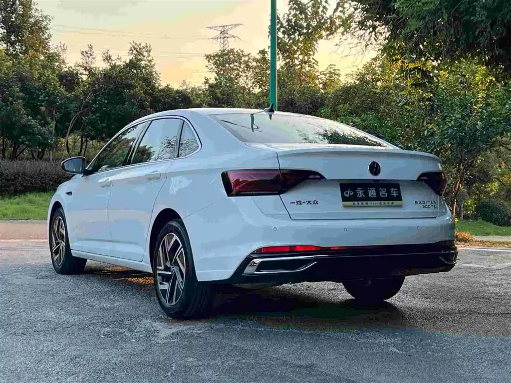 Volkswagen Sagitar 2023 300TSI DSG Surpassing Edition фото 9