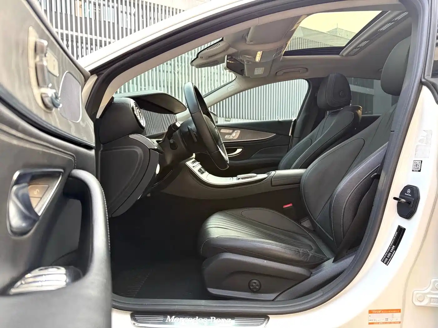 Mercedes-Benz CLS 2018 CLS 300 Dynamic фото 2