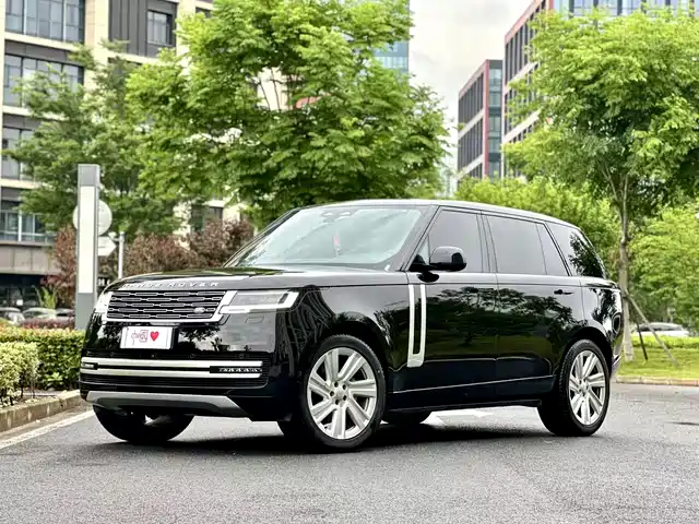 Land Rover Range Rover 2024 3.0 L6 400PS Genesis Extended