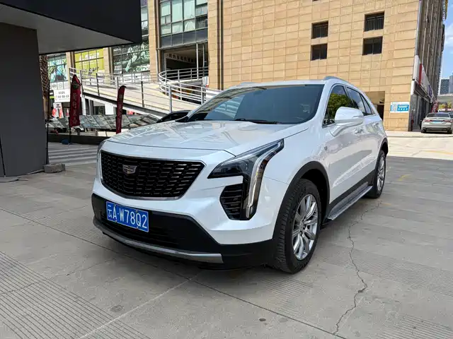 CADILLAC XT4
