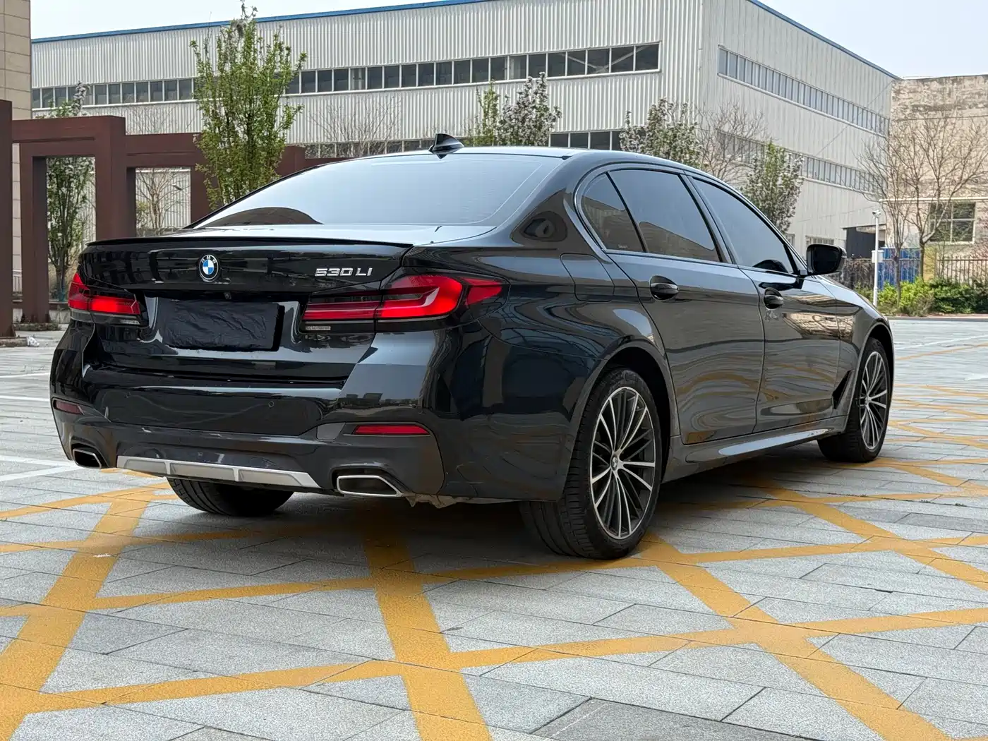 BMW 5 Series 2021 530Li Leading M Sport Package фото 17