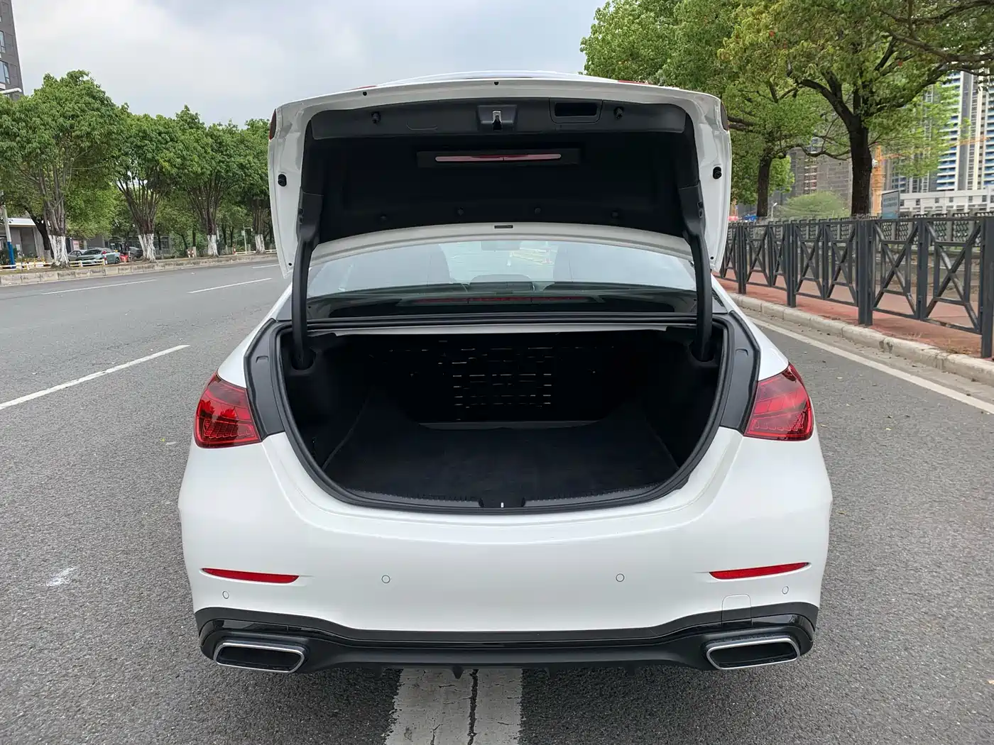 Mercedes-Benz C-Class 2025 C 260 L Night Sport Edition фото 7