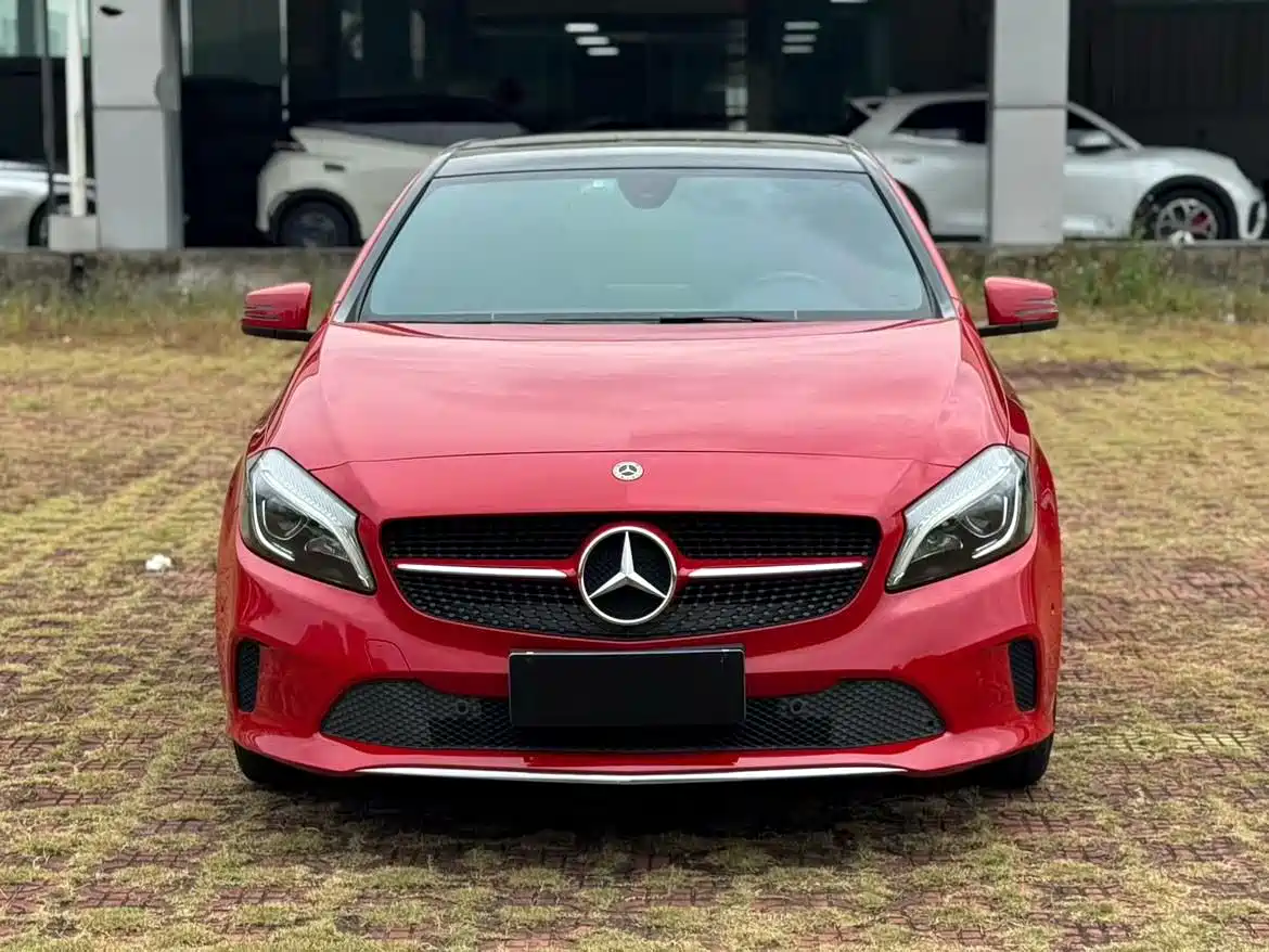 Mercedes-Benz A-Class (Import) 2016 A 200 Dynamic фото 2