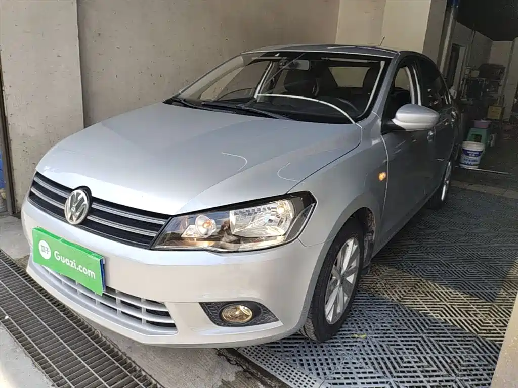 Volkswagen Jetta 2015 1.4L Manual Comfort фото 2