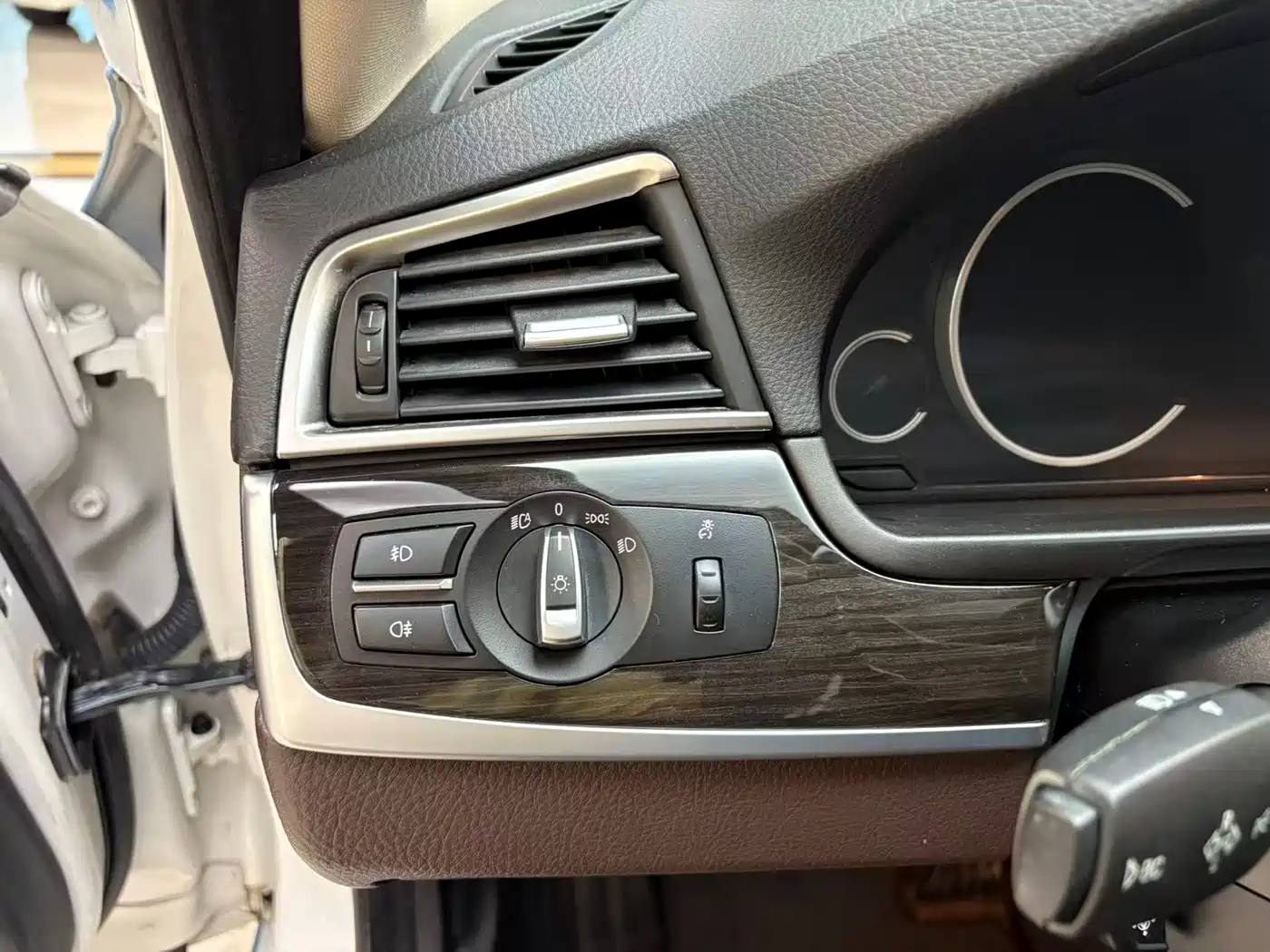 BMW 5 Series 2014 525Li Luxury Design Package фото 23