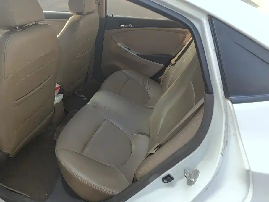 Фото 11 - Hyundai Verna