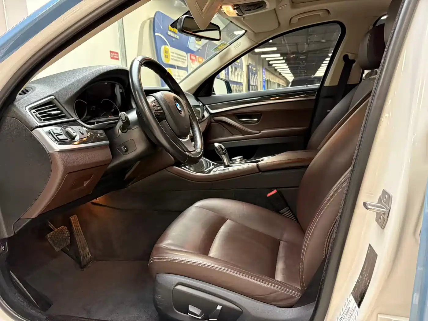 BMW 5 Series 2014 525Li Luxury Design Package фото 17