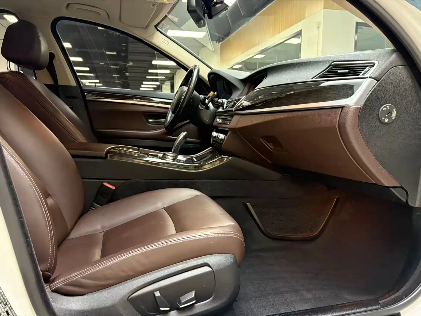BMW 5 Series 2014 525Li Luxury Design Package фото 35