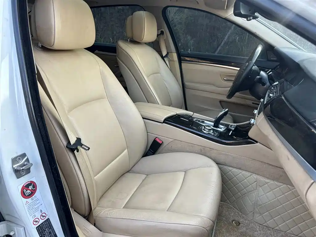 BMW 5 Series 2012 523Li Luxury фото 10
