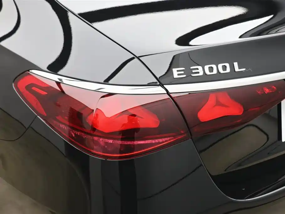 Mercedes-Benz E-Class 2026 E 300 L Luxury фото 31