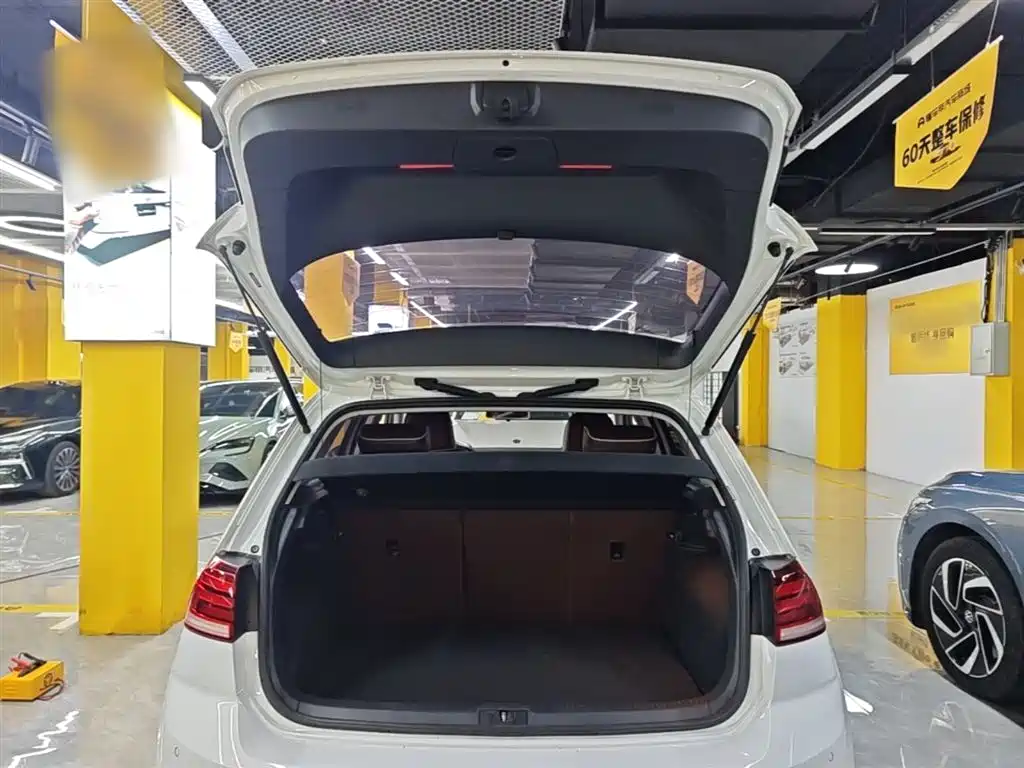 Volkswagen Golf 2018 1.6L Automatic Fashion фото 19