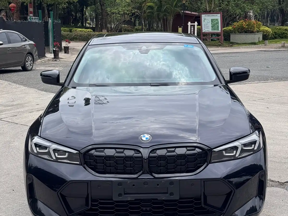 BMW 3 Series 2023 325Li M Sport Black Night Package фото 2