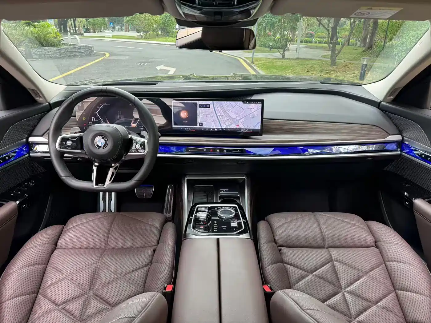 BMW 7 Series 2023 Model 740Li Leading M Sport Package фото 10