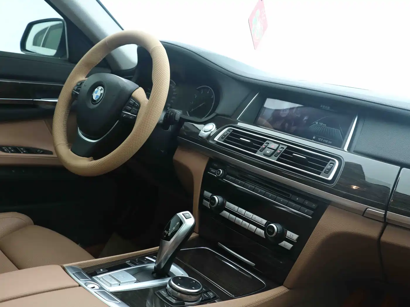BMW 7 Series 2013 Model 740Li Leading фото 9