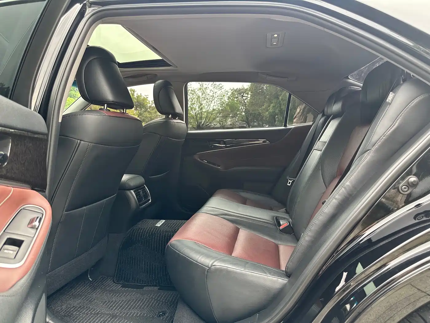 Toyota Crown 2018 2.0T Sport Edition фото 7