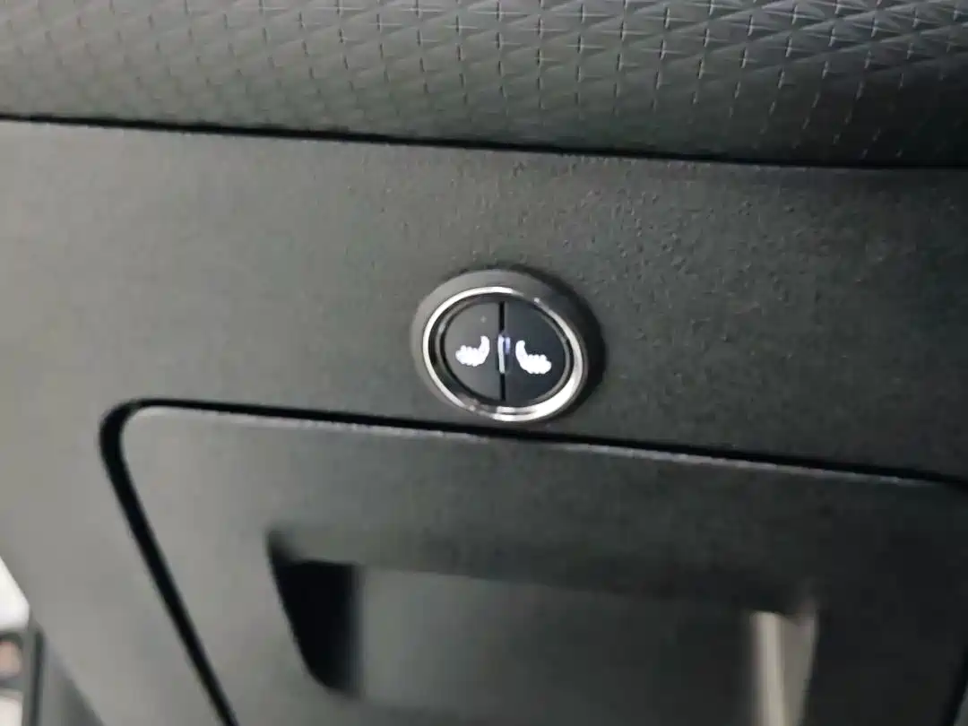 GEELY AUTOMOBILE EMGRAND