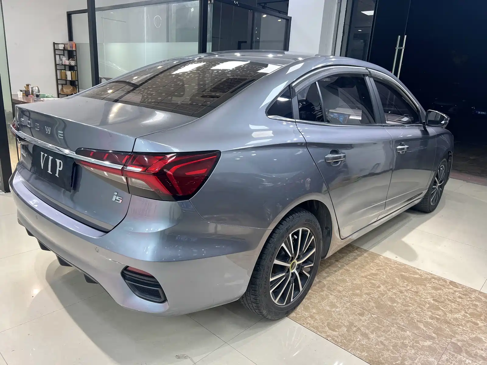 Photo 3 - Roewe i5