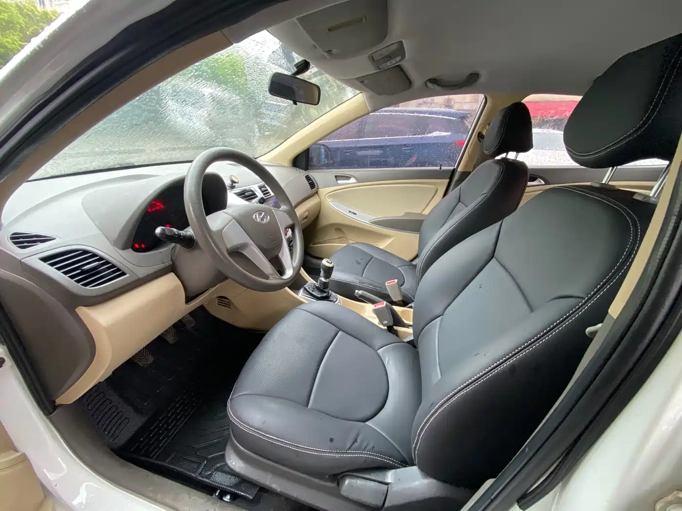 Hyundai Verna 2014 1.4L Manual Fashion GS фото 10