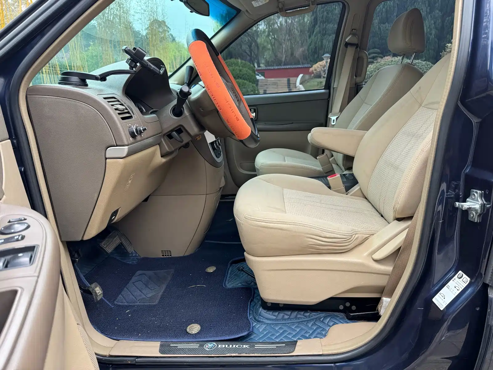 Photo 12 - Buick GL8