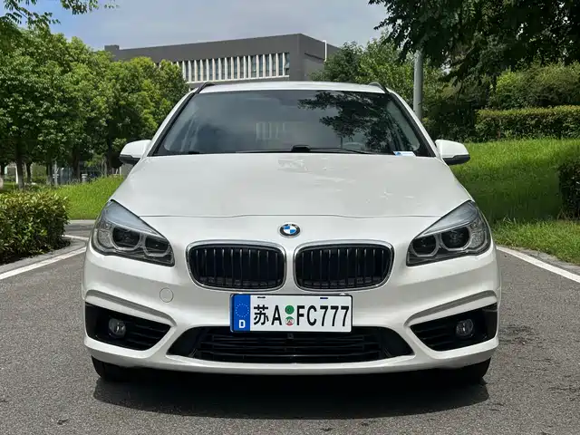 BMW 2 Series Touring 2016 218i Sport Design Package — фото 2